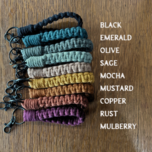 Load image into Gallery viewer, Mini loop // macrame keychain