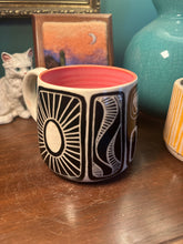 Load image into Gallery viewer, Sgraffito mug #32