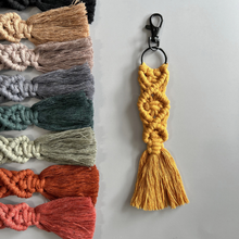 Load image into Gallery viewer, Classic macrame keychain