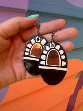 Load image into Gallery viewer, Medium black, white, and gold earrings