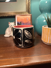 Load image into Gallery viewer, Sgraffito mug #9