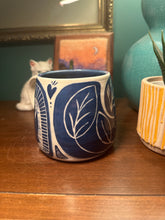 Load image into Gallery viewer, Sgraffito mug #17