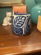 Load image into Gallery viewer, Sgraffito mug #17