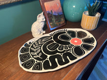 Load image into Gallery viewer, Sgraffito plate #2