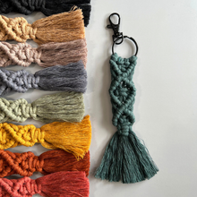 Load image into Gallery viewer, Classic macrame keychain