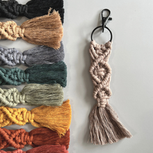 Load image into Gallery viewer, Classic macrame keychain